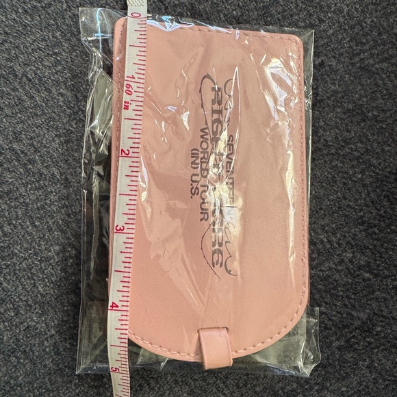Seventeen Right Here World Tour US Tour Pink Luggage Tag - Picture 8 of 8